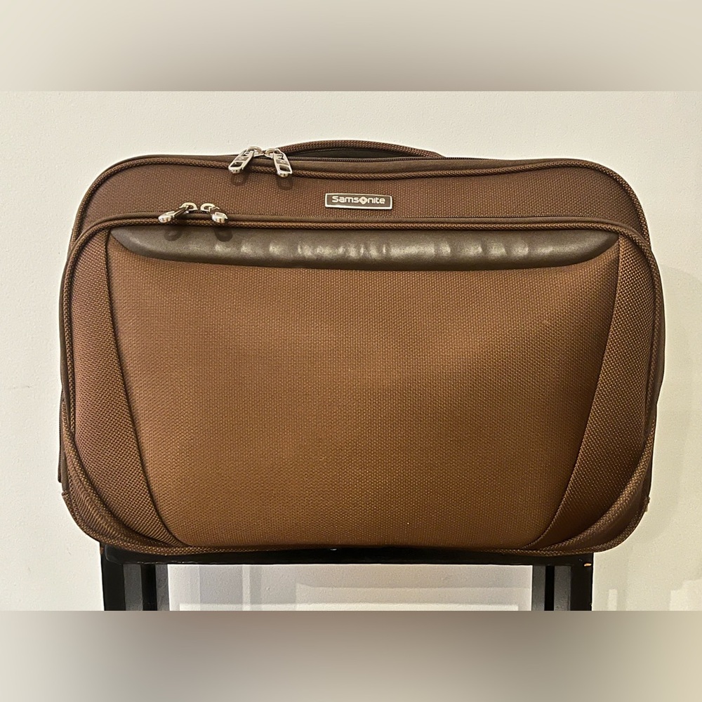 Samsonite Travel Bag in Espresso Brown- EUC